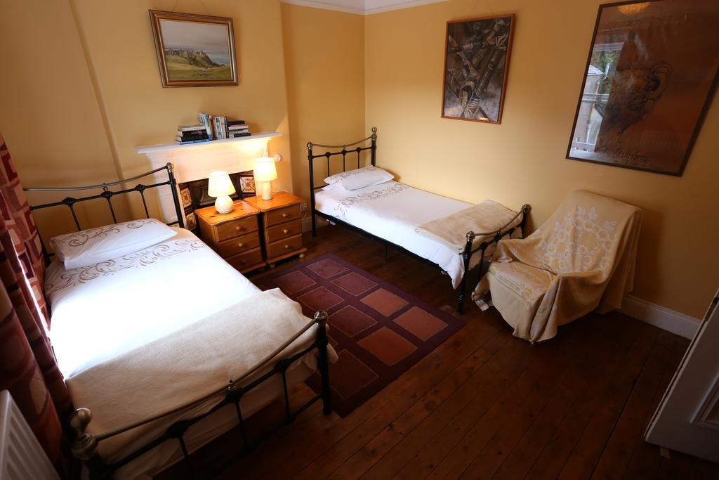 באליקאסל Corratavey Guest Accommodation מראה חיצוני תמונה